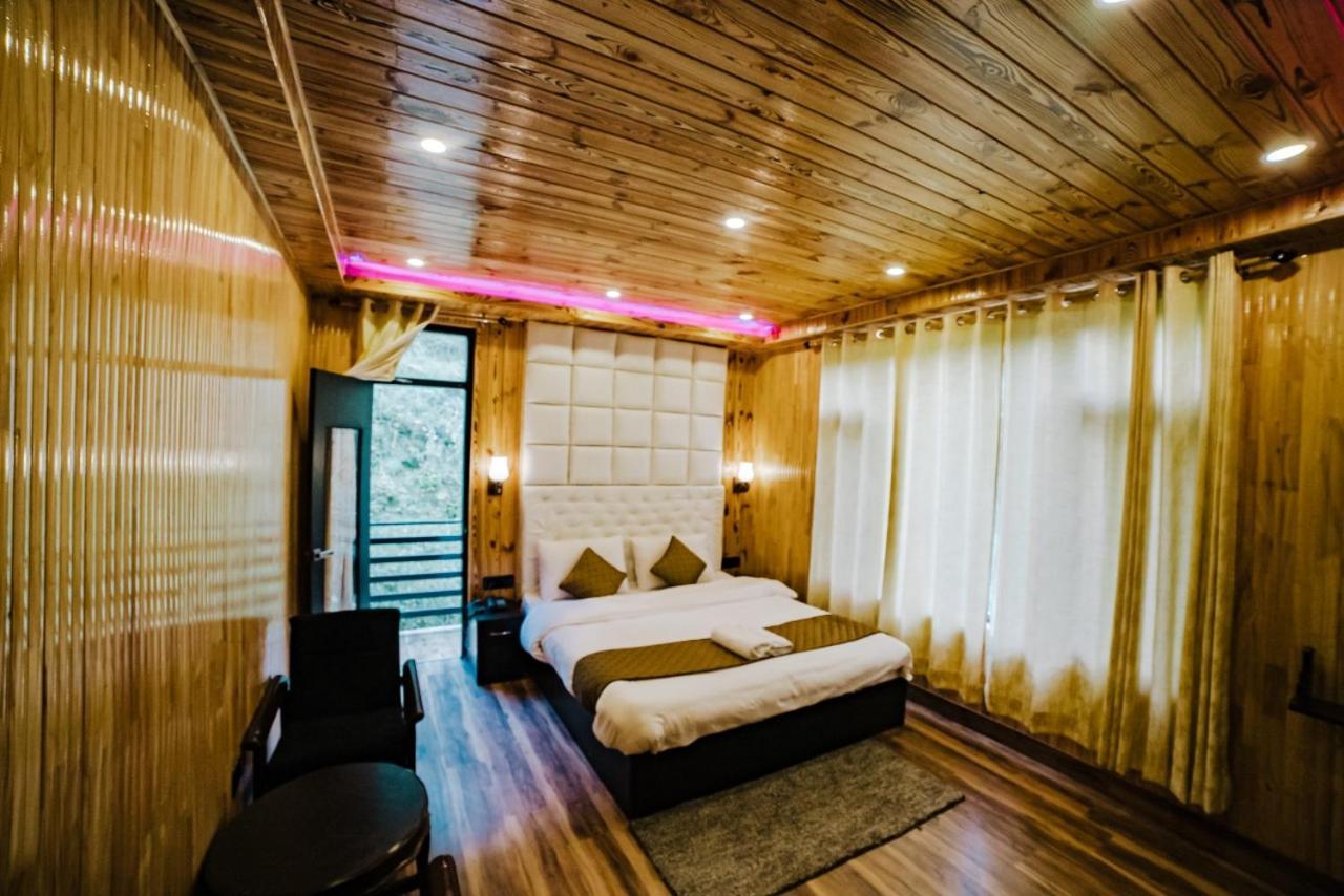 Hotel Black Magic Manāli Екстериор снимка