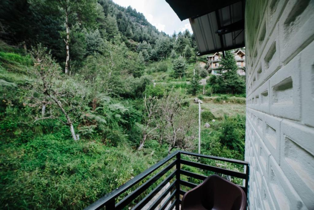 Hotel Black Magic Manāli Екстериор снимка